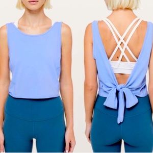 Lululemon “it’s a tie” crop top